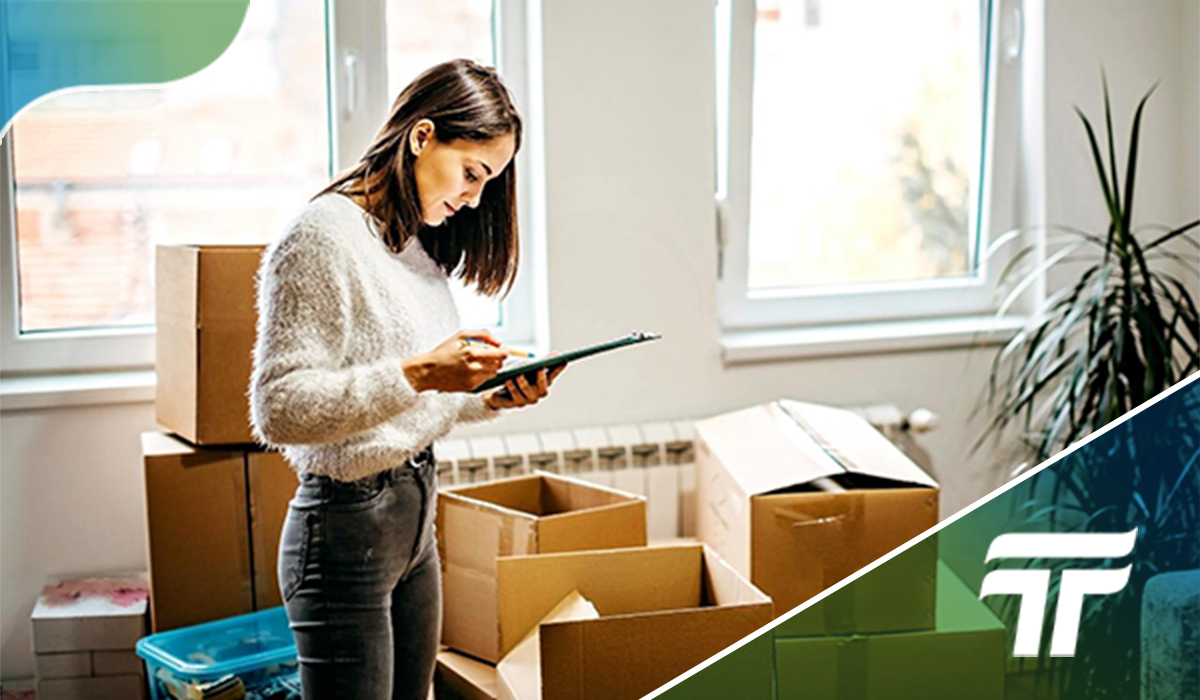 Cuál es mejor para tu mudanza? Cajas de cartón vs Contenedores de plástico  - Renta Espacio